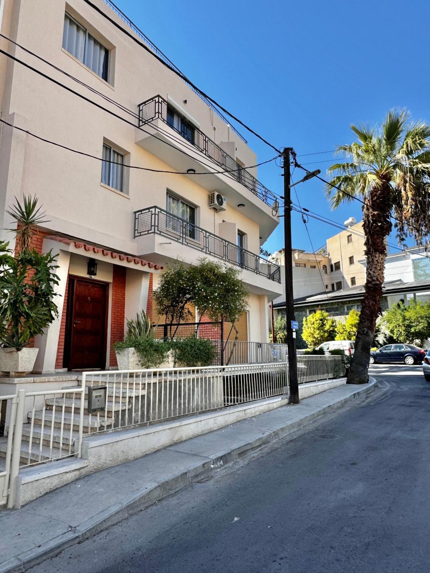 Smart Comfort Deluxe N1 Private Balcony Bathroom 250m Marina Port 800m Apartment *